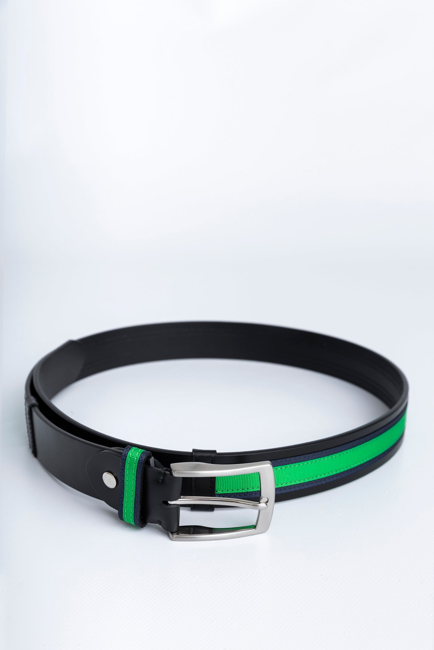 Classic Green on Navy Blue, svart läderbälte