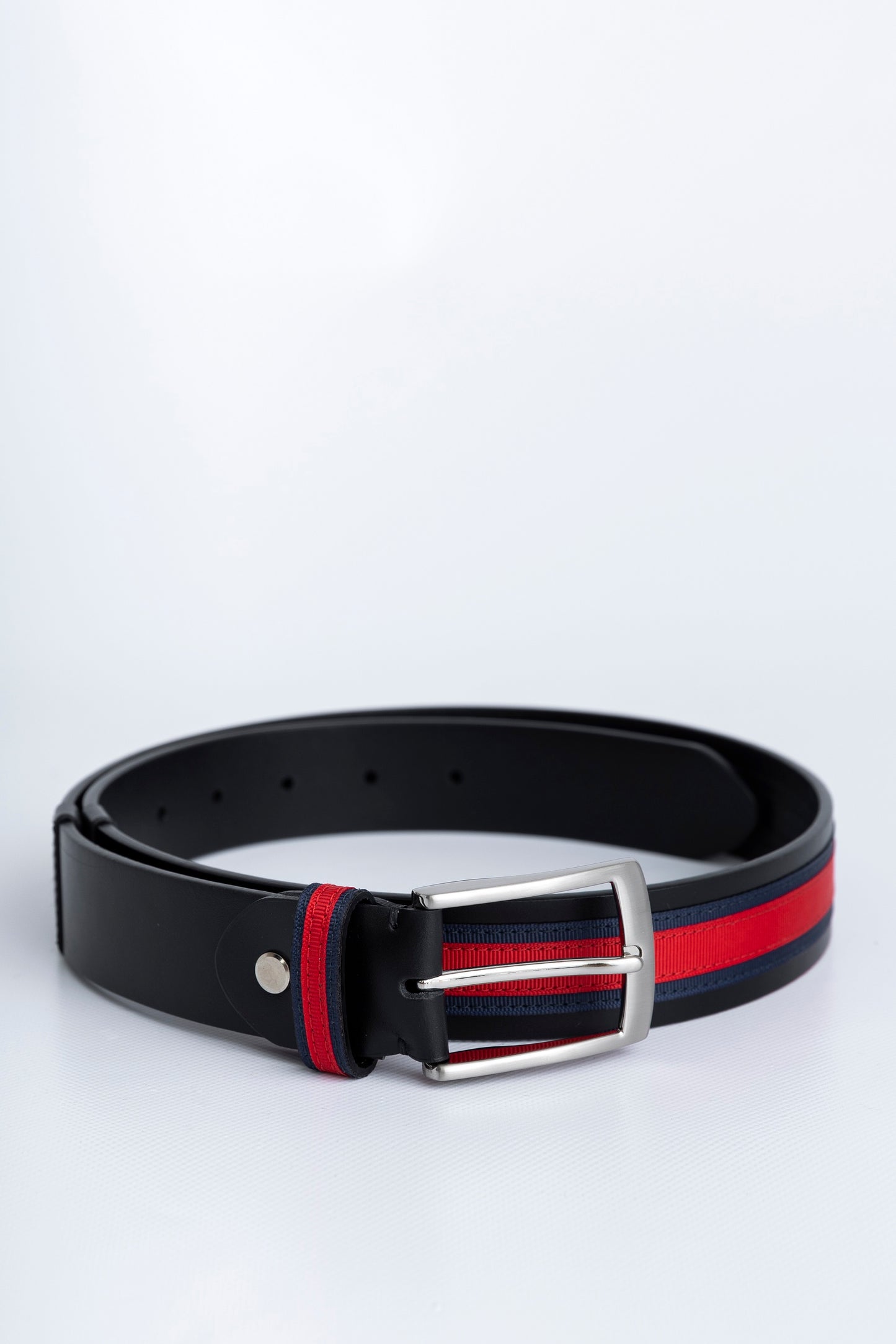 Classic Red on Navy Blue, svart läderbälte